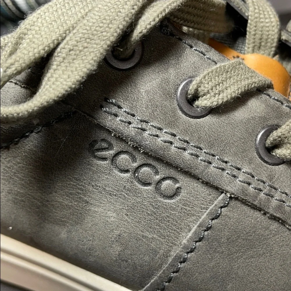 ECCO Soft Lace-Up Sneaker in Grey-Green w/Tan Leather Backs (EUC, Men’s Sz 8) - Picture 5 of 8